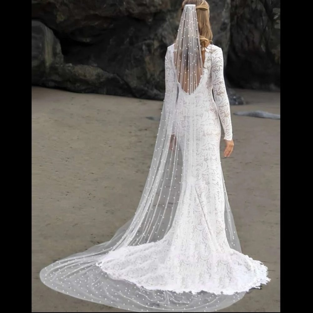 Cathedral length all over pearl veil
